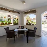 Ferienwohnung Bruna Mit Parkplatz, In Strandnaehe