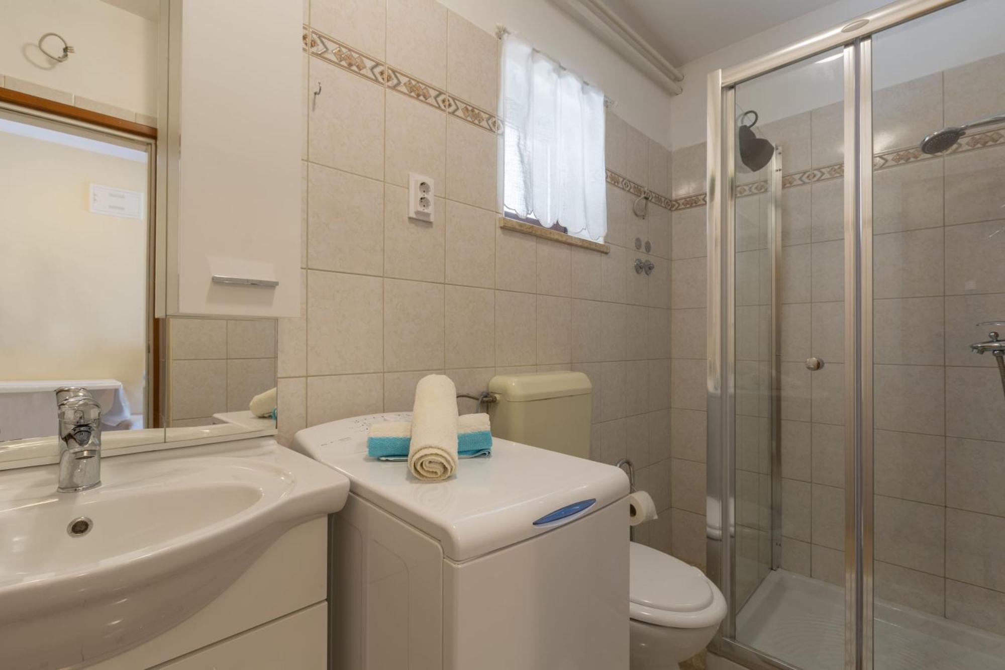 Bruna Mit Parkplatz, In Strandnaehe Apartmán Porec